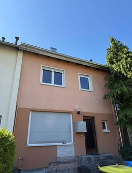 Reihenmittelhaus mit Potenzial in ruhiger Lage - Nürnberg