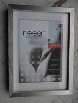Nielsen Design Aluminium Wechselrahmen mit Glasscheibe Bilderrahmen ca. 14x19 cm 3,- - Flensburg