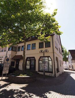 +Im Herzen von Schelklingen+ Geräumige Dachgeschosswohnung mit Galerie-Schlafbereich und Einbauküche - Schelklingen