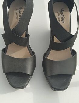 Damen Keilabsatzschuhe mit elastische Kreuzgurt in Gr. 37 Neu - Moosinning