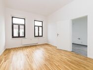 Frisch renovierte 2-Zimmer-Altbauwohnung mit Balkon und modernem Dusch-/Wannenbad - Leipzig