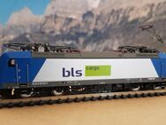 Spur N: Fleischmann 877386, E-Lok bls cargo BR 185 525-3 "Angel Trains" - Bern