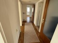 Zentral gelegenes, freistehendes Mehrfamilienhaus mit drei Wohneinheiten in Crailsheim - Crailsheim