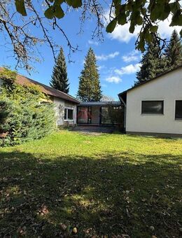 Großzügiger Bungalow mit Garage auf parkähnlichen Grundstück im Brunnental Tuttlingen - Tuttlingen