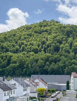 Schöne 2,5 - Zimmer Wohnung mit Garage - sofort Frei - Bad Urach