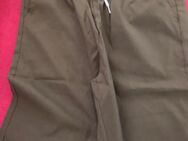 Neu ungetragen, Herren Chino (Freizeithose) marine green (Khaki) 9/10 lang, Gr. L, mit Kordelzug - Wuppertal