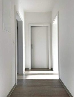 Frisch renovierte 3-Zimmer Wohnung im Erdgeschoss mit Dusche - Dortmund