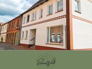 Mehrfamilienhaus mit 4 Einheiten, Kellergeschoss, Tiefgarage und Innenhof - Sternberg