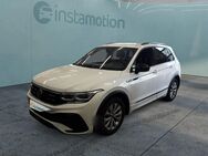 VW Tiguan, R-Line BLACKSTYLE, Jahr 2022 - München