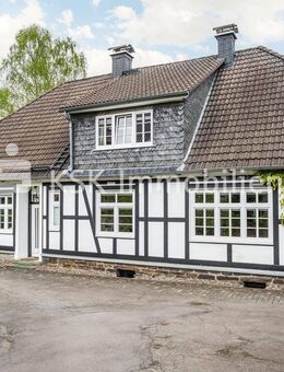 Charmantes Einfamilienhaus mit Einliegerwohnung und Scheune in Morsbach-Lichtenberg! - Morsbach