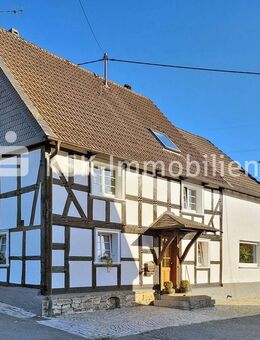 Von Grund auf modernisiertes Bauernhaus mit Einliegerwohnung. - Wiehl