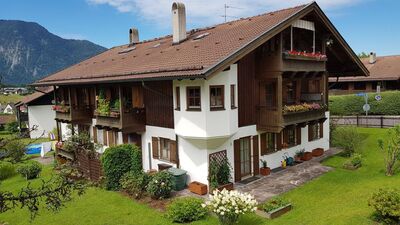 Vermietete Dachgeschosswohnung mit 2 Zimmern und herrlichem Ausblick