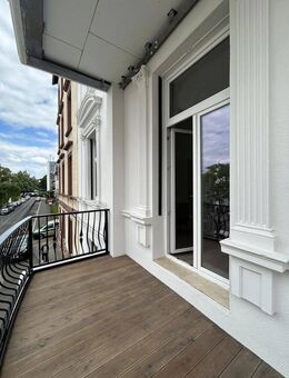 Exclusive Altbauwohnung mit Balkon - Frankfurt (Main)