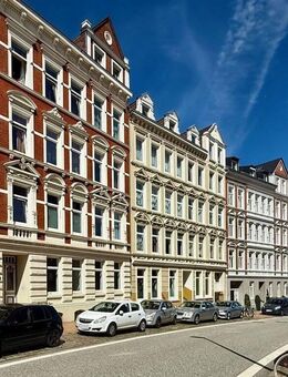 Gepflegtes Mehrfamilienhaus mit 5 großzügigen Wohnungen und Garten // Kiel-Zentrum - Kiel
