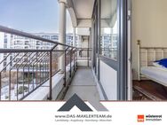 Helle und offene Wohnung mit zwei Balkonen, Aufzug und TG-Stellplatz - München