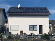 Einfamilienhaus mit 5 Zimmer, Garten & Pool - Nidda
