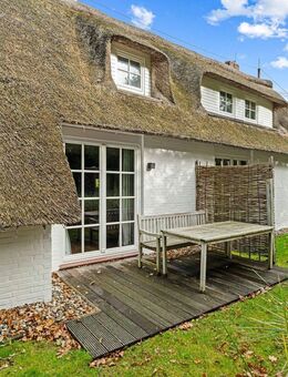 Rustikal trifft Moderne | Charmante Reetdachwohnung im Herzen von Sankt Peter | Vermietungslizenz - Sankt Peter-Ording