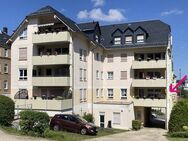 Anlageobjekt/ Sonnige 3-Raumwohnung im 1.OG mit großem Balkon, Wanne, Aufzug, Garage - Auerbach (Vogtland)