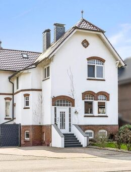 Stilvolle Altbauvilla mit großzügigem Wohnkonzept und Kamin, Sauna & Garagen- und Außenstellplätzen - Cuxhaven