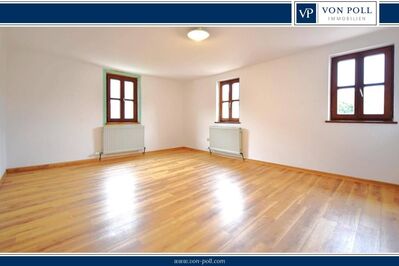 Geräumige 4-Zimmer-Wohnung mit PKW-Stellplatz in attraktiver Lage