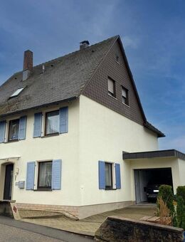 Freistehende, attraktives 2-Familien-Haus mit großer Garage - Sankt Georgen (Schwarzwald)