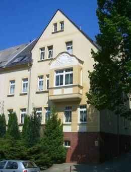 junges Wohnen im Dachgeschoss, Küche mit Fenster, Stellplatz - Limbach-Oberfrohna