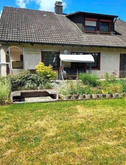 Idylle trifft Wohnkomfort - Einzigartiges Haus am Weiher mit Blick ins Grüne in Eckental. Preis gem. Gutachten - Eckental
