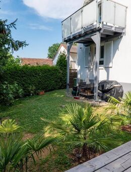 Freistehendes Zweifamilienhaus mit Garten - Freiburg (Breisgau)
