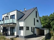 Wohnen mit Stil und Komfort- Moderne Doppelhaushälfte mit Carport und Garten in begehrter Lage - Siegburg