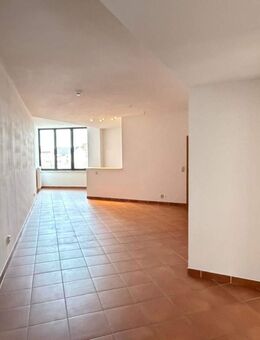 gemütliche 4- RWE mit kleinem Balkon und Fahrstuhl ! - Görlitz