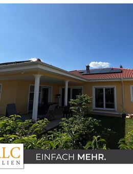 Moderner Bungalow in KfW-55-Bauweise - Wohnen auf einer Ebene mit Stil, Komfort & Effizienz - Eckental