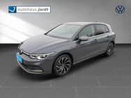 VW Golf, 1.5 VIII eTSI OPF Style, Jahr 2023 - Schleswig