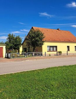 Charmante Hofstelle mit Wohnhaus, Nebengebäuden und großem Garten - Letschin