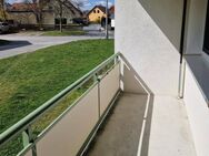 Gemütliche helle Wohnung mit großem Balkon und Tageslichtbad mit Wanne! - Dorfhain