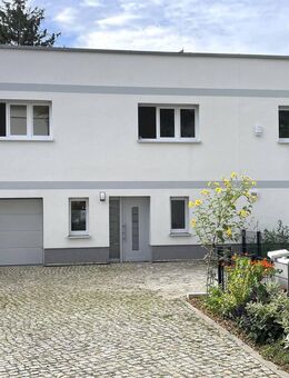 Lankwitz Neubau-Doppelhaushälfte im Komponistenviertel mit integrierter Garage - Berlin