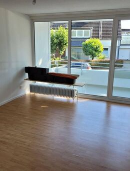 BO - Stiepel: renovierte 3-Zi.-Whg. mit großzügigem Essplatz, Küche, Wannenbad u. Balkon - Bochum