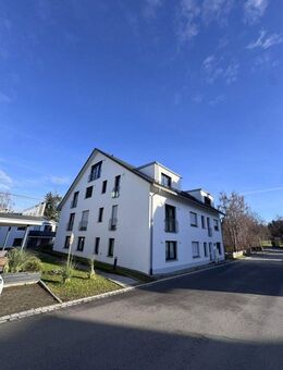 Lichtdurchflutete Dachgeschoss-Maisonette mit Traum-Blick auf den Weiher in Weißensberg! - Weißensberg