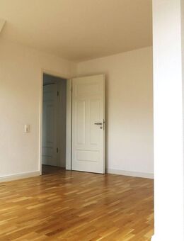 Moderne, sehr gemütliche 1-Raumwohnung im Dachgeschoss mit Tageslichtbad - Chemnitz