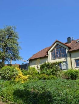 1-2-Fam.-Hs. inkl. 1-Zi.-ELW mit 3 Bädern, sehr gr. eingewachsenem Garten u. Weitblick in Brennberg - Brennberg