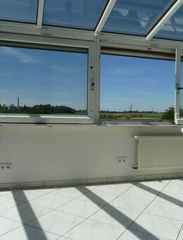 Gepflegte, sonnige 3-Zimmer-Maisonettewohnung mit Wintergarten und Einzelgarage in bester Wohnlage - Leonberg (Baden-Württemberg)