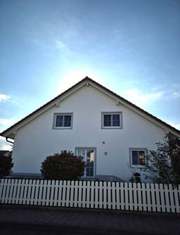 Helle, moderne Doppelhaushälfte , Balkon, Garten, und Garage - Baar-Ebenhausen