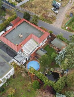 Ruhiges Familienidyll mit Wintergarten, Pool, Kamin, Garage & großem Potenzial in Markendorf - Frankfurt (Oder)