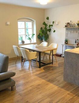 Vilshofen: Gut geschnittene 2-Zimmer-Wohnung in denkmalgeschütztem Gebäude zu vermieten - Vilshofen (Donau)