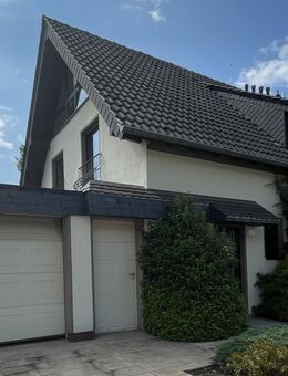 Solide Doppelhaushälfte mit viel Platz - Köln