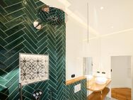 Erstbezug im P-Berg: 2-Zi Altbau mit Balkon (Süd) + Erker + Stuck + Dielen + Tageslichtbad + Regendusche + Energiewert C + Provisionsfrei - Berlin