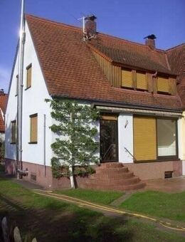 3-Zimmer-Wohnung mit 110 m² Wohnfläche mit großer Südterrasse mit Garten und Garage - Erlangen