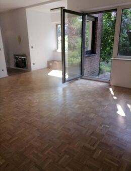 "Haus im Haus", 2-Zimmer-Wohnung mit eigenem Eingang und Gartenanteil - Sankt Augustin