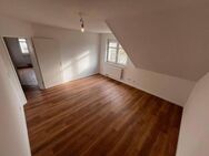 Sofort einziehen-frisch renovierte Dachgeschosswohnung - Niestetal