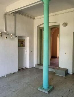 Mehrfamilienhaus und Nebengelass mit Großem Grundstück - Ebersbach-Neugersdorf