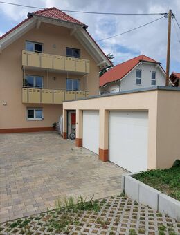 Moderne 4 Zimmer Wohnung mit Garage und Garten - Albersweiler